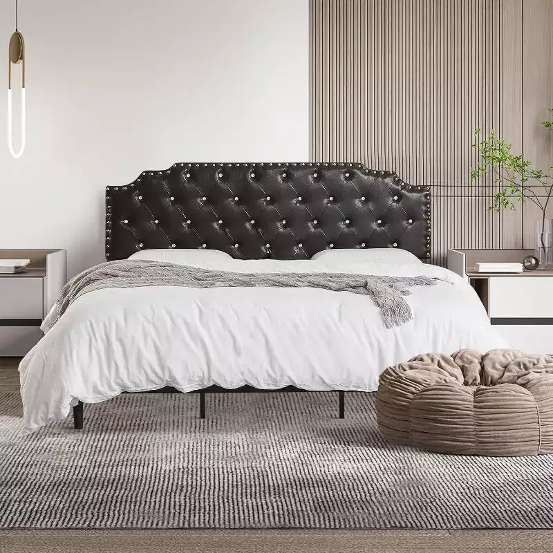 Letto king size con piattaforma, imbottito nero, testiera trapuntata con bottoni, 15 cm di spazio sotto il letto, doghe in legno, senza rete a molle, facile montaggio