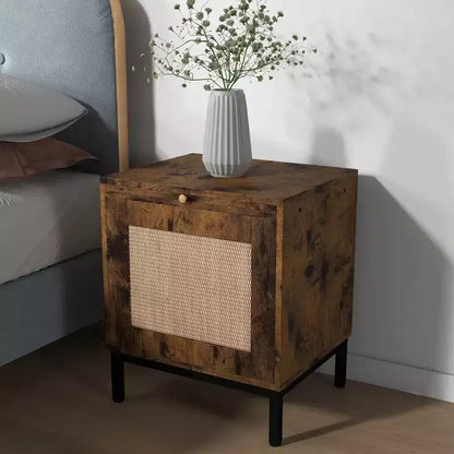 Tavolino in Rattan Naturale e Ferro con Struttura Robusta, Design Elegante, Dimensioni Compatte, Uso Versatile e Montaggio Facile
