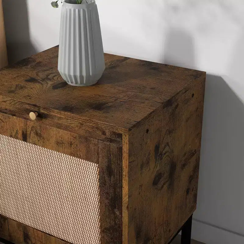 Tavolino in Rattan Naturale e Ferro con Struttura Robusta, Design Elegante, Dimensioni Compatte, Uso Versatile e Montaggio Facile