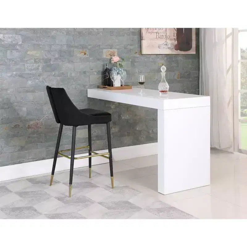 Sgabello elegante in velluto altezza bar